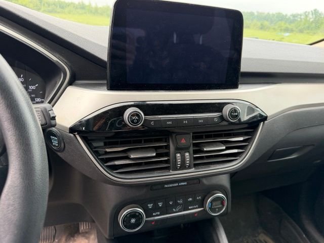 Used 2020 Orange Metallic Ford SE image 6