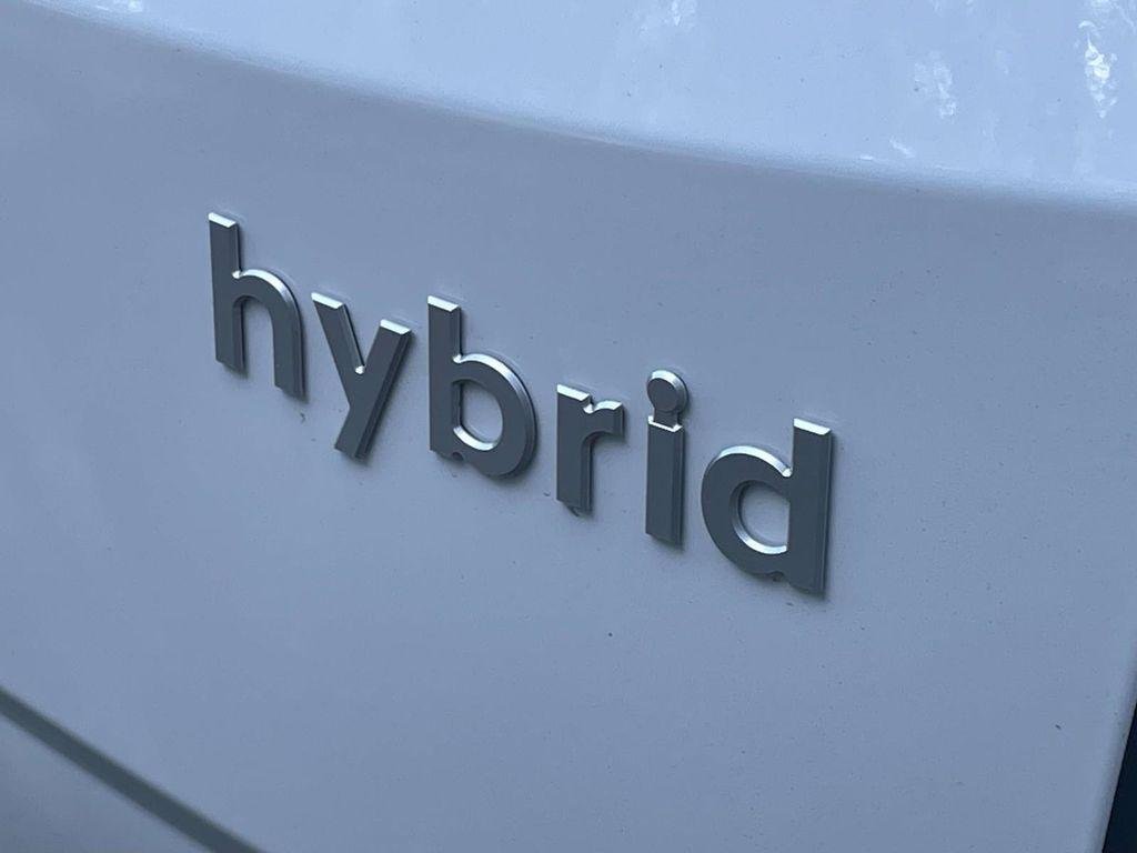 New 2026 White Hyundai SEL FWD image 9