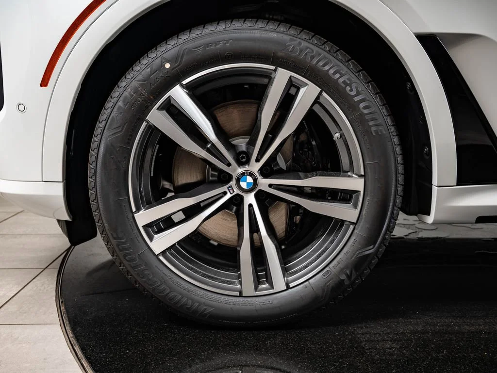 New 2027 Mineral White Metallic BMW xDrive40i image 13