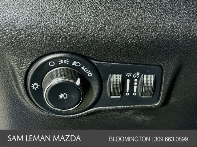 Used 2022 Blue Jeep Latitude Lux image 10