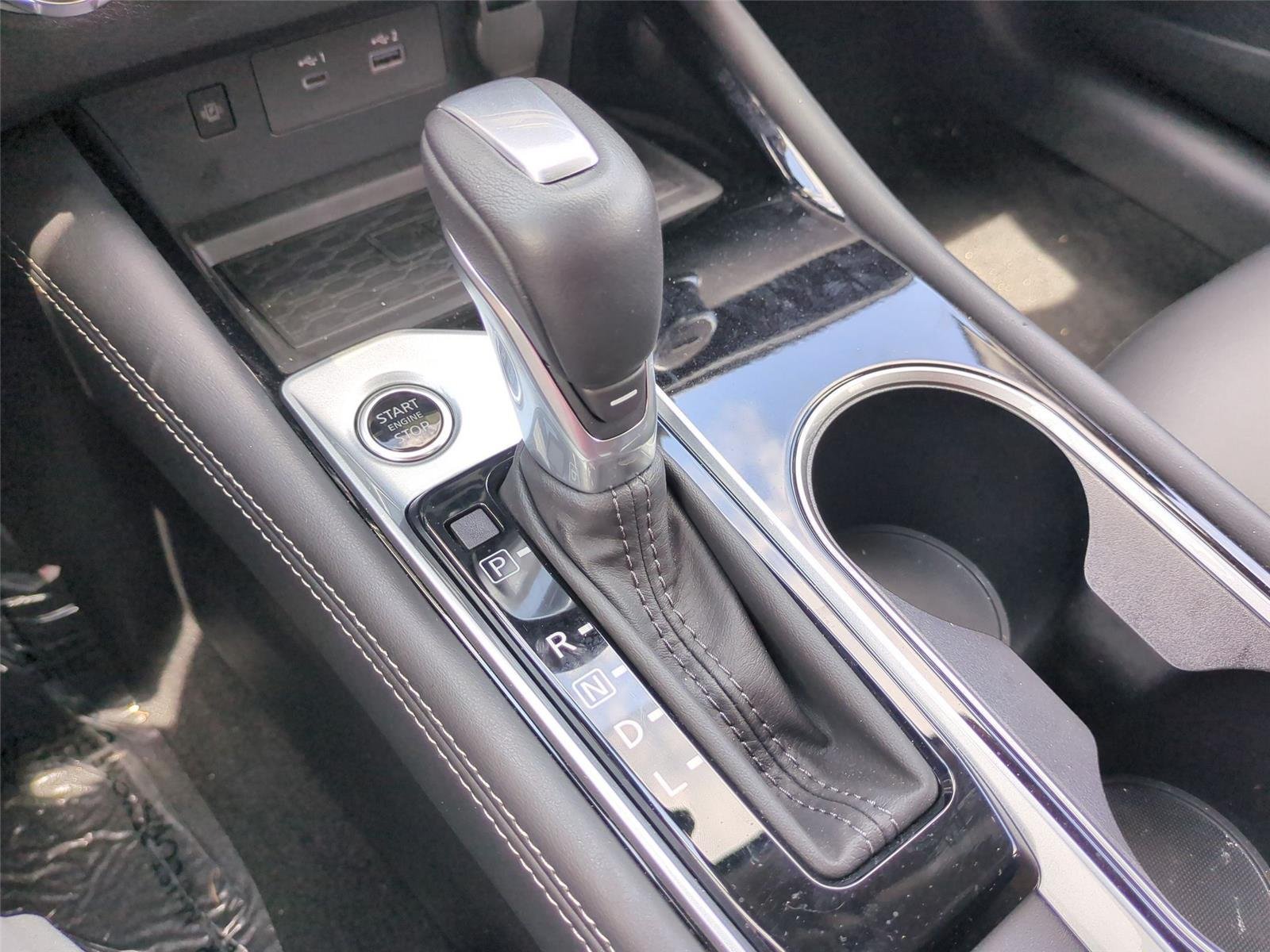 Used 2025 Super Black Nissan SL image 29