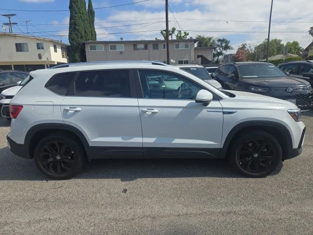 2023 Volkswagen Taos 1.5T SE's photo