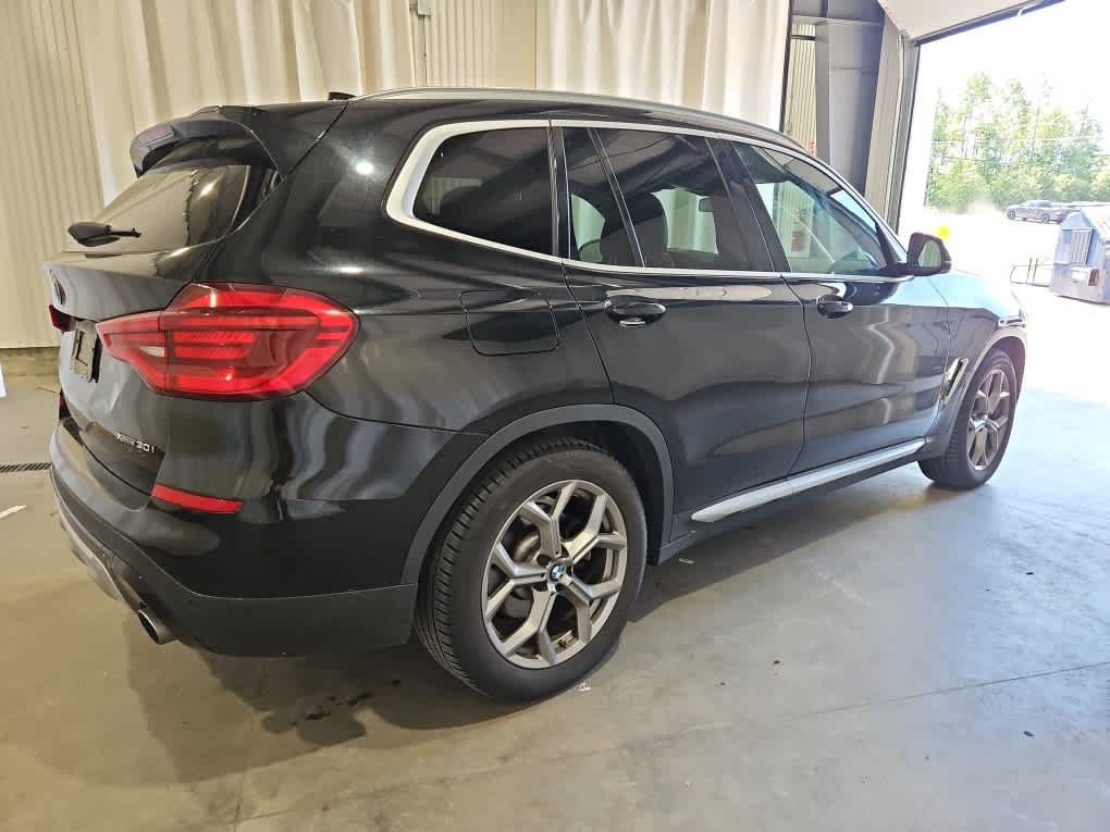 Used 2021 Jet Black BMW xDrive30i image 6