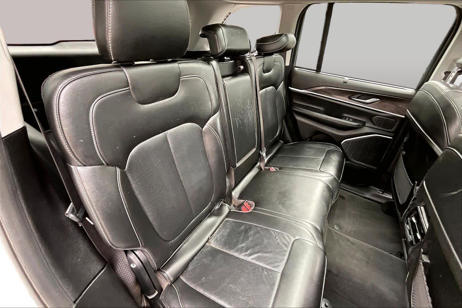 Used 2022 Bright White Clearcoat Jeep  image 18