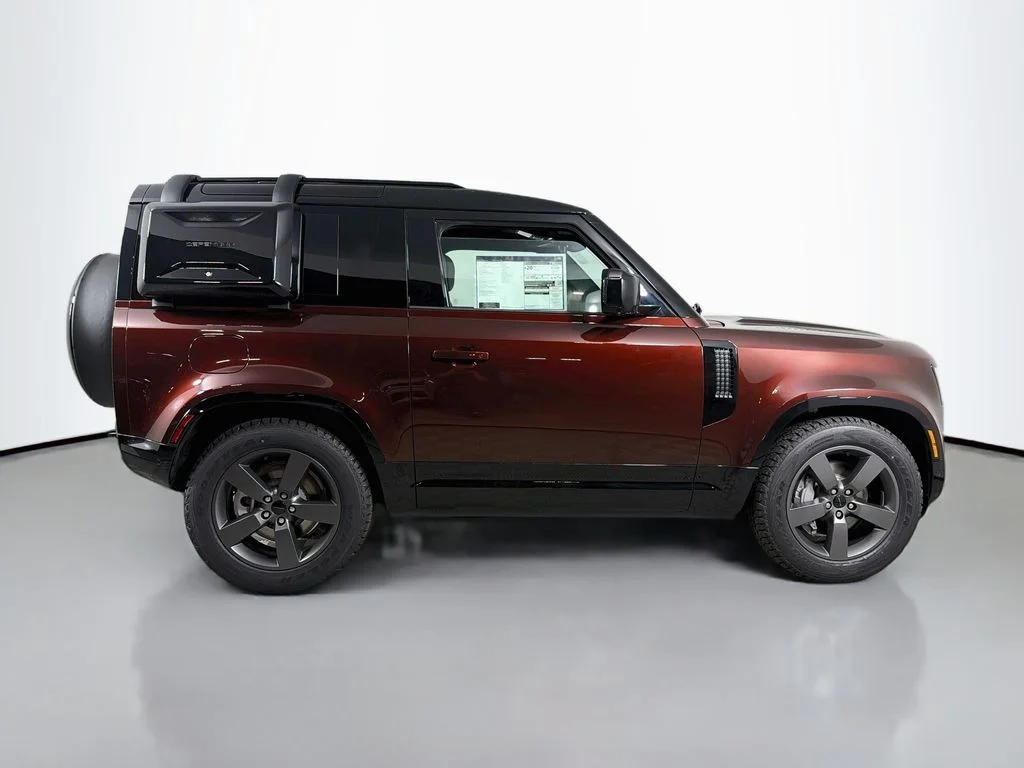 New 2026 Sedona Red Land Rover X-Dynamic SE image 4