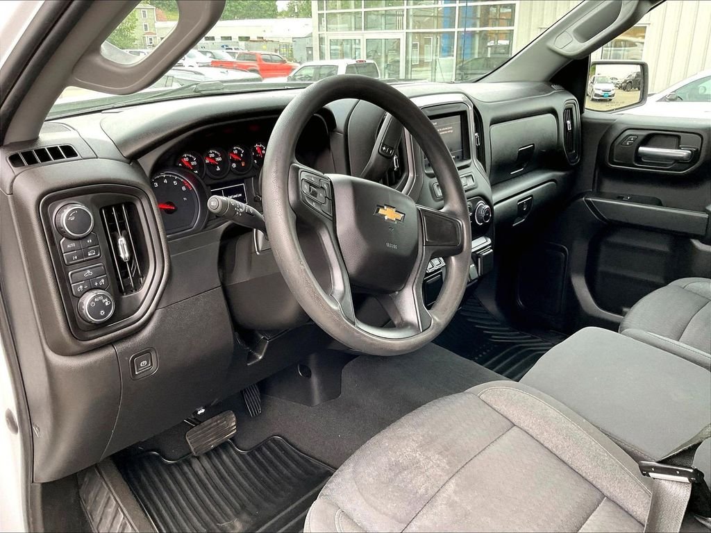 Used 2023 White Chevrolet Custom image 8
