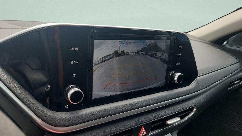 Certified Used 2022 Silver Hyundai SE image 17