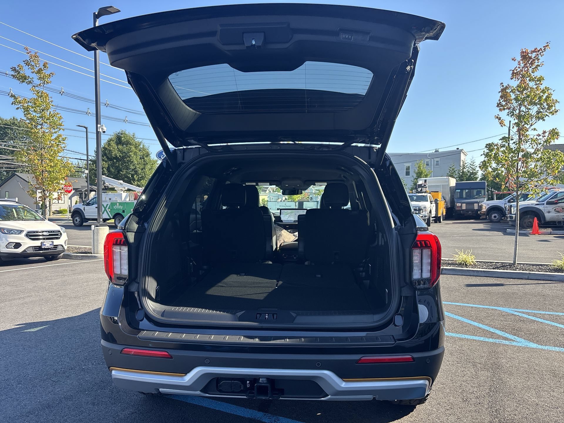 New 2026 Agate Black Metallic Ford Tremor® image 31
