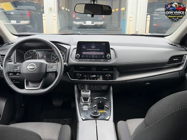 Used 2025 Gray Nissan SV image 12