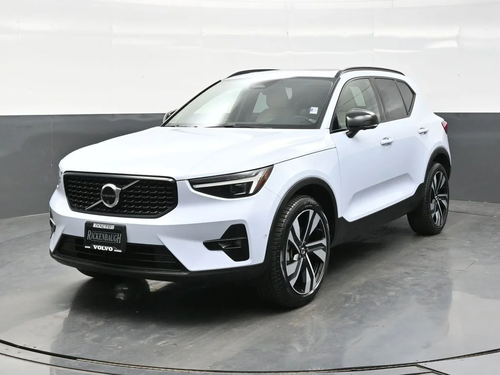 Certified Used 2024 Cloud Blue Volvo Ultimate image 2