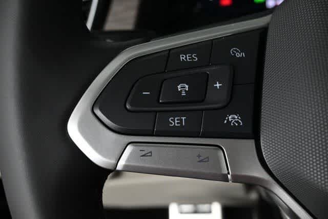 2025 Volkswagen Atlas SEL Premium R-Line - Photo 25