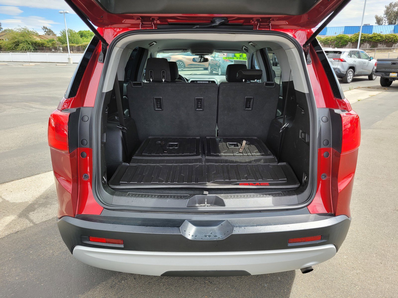Used 2019 Red Quartz Tintcoat GMC SLE image 11