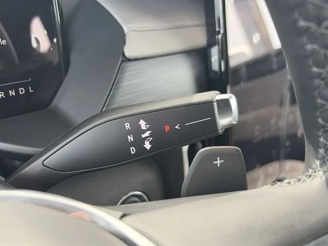 New 2026 White GMC Elevation image 21