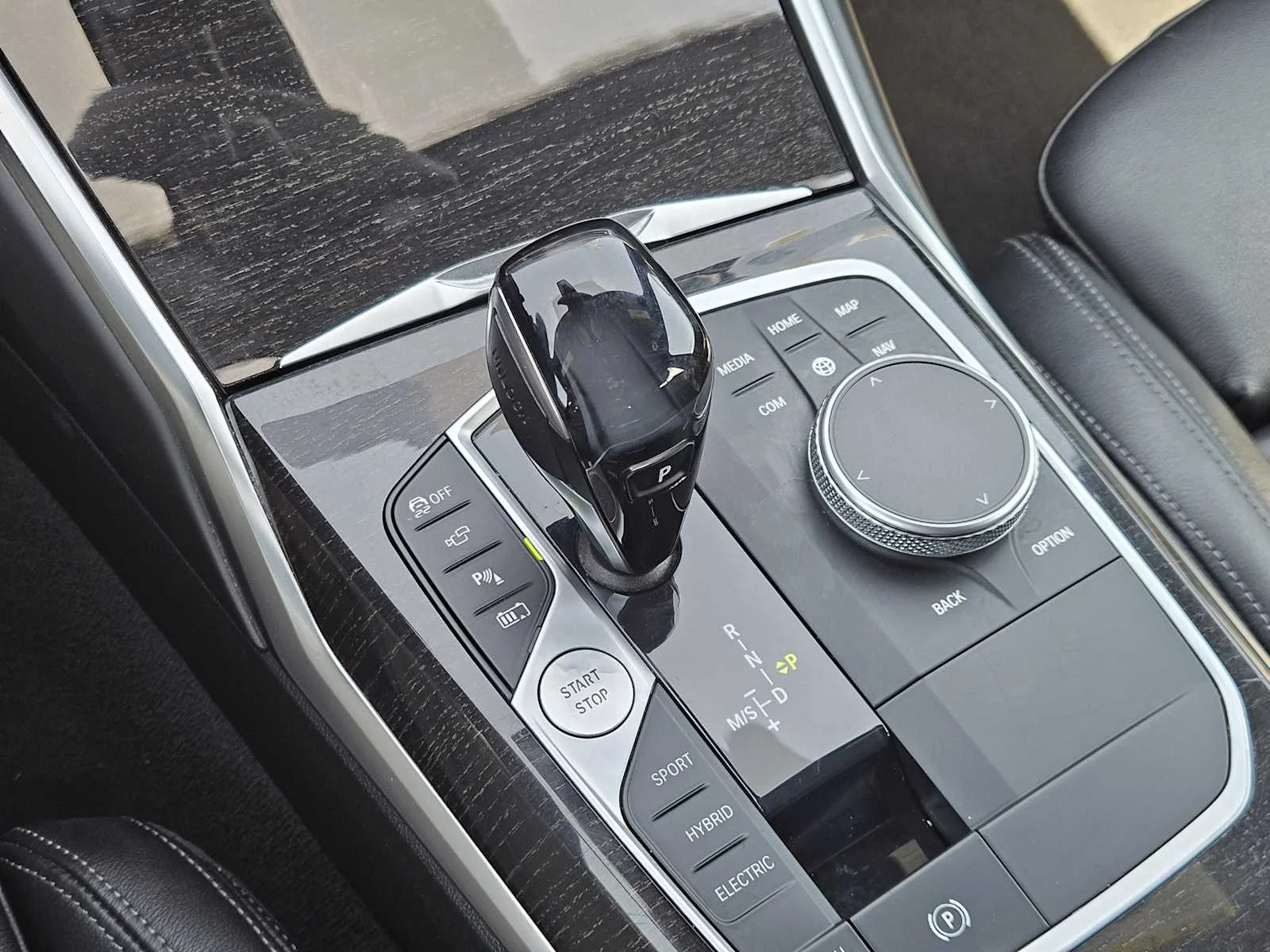 Used 2021 Black Sapphire Metallic BMW 330e image 19