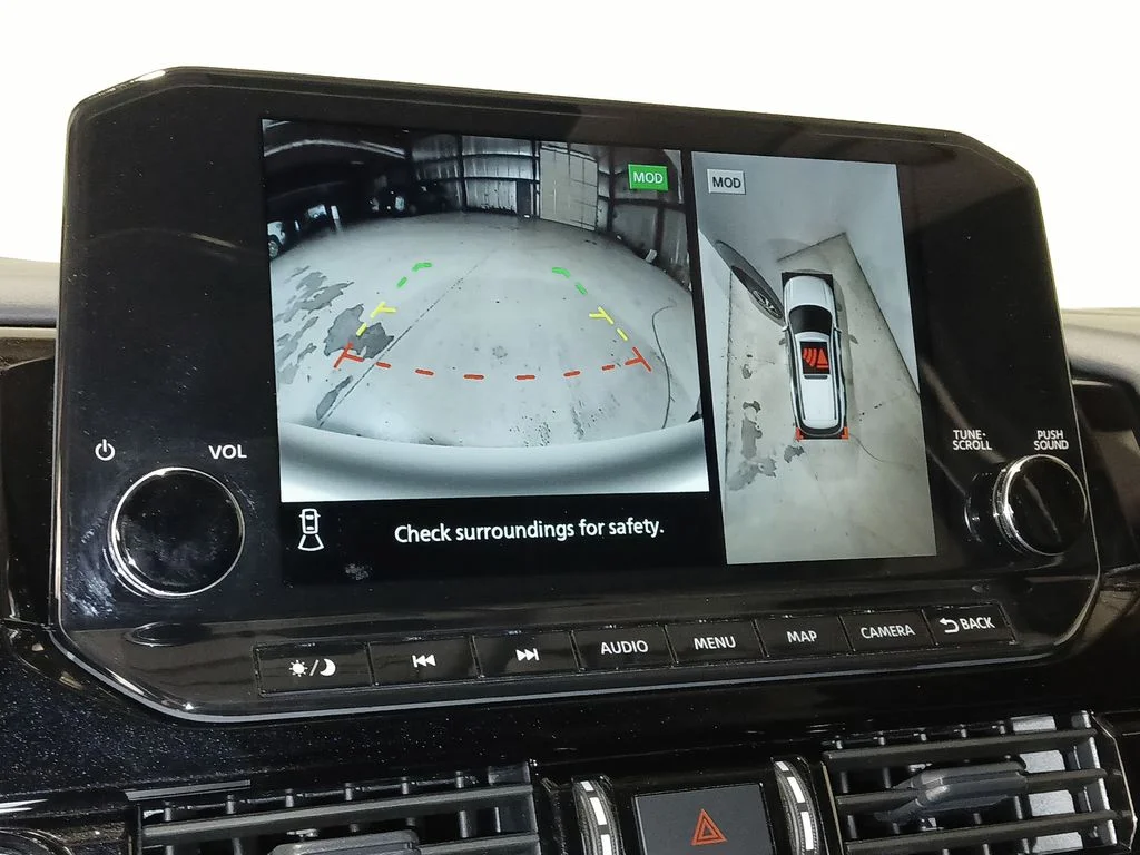 Used 2025 Gray Nissan Platinum image 29