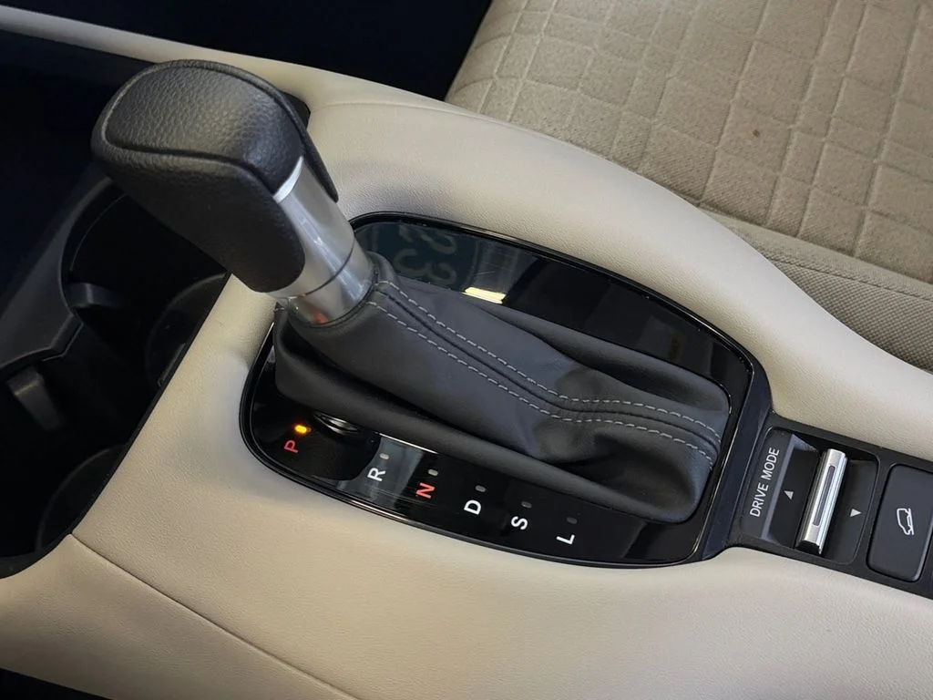 Used 2023  Honda LX image 30
