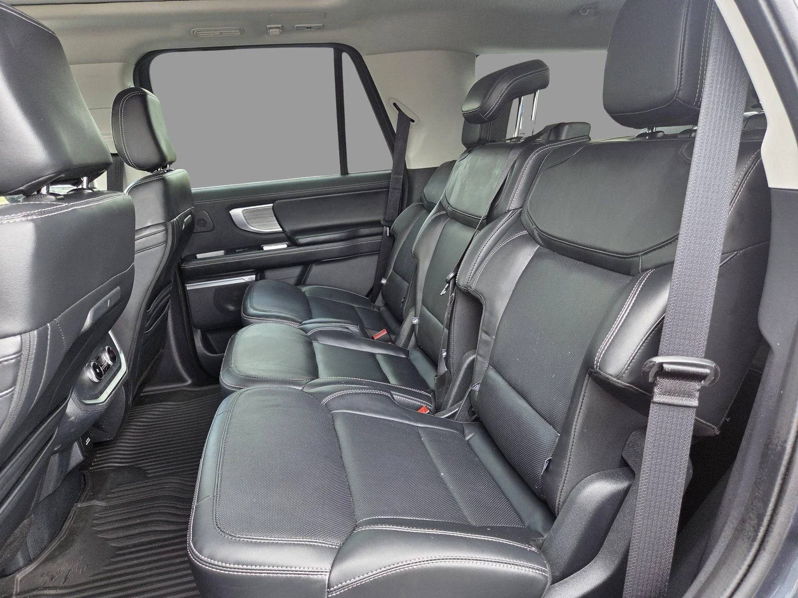 Used 2025 Stone Blue Ford Platinum image 22