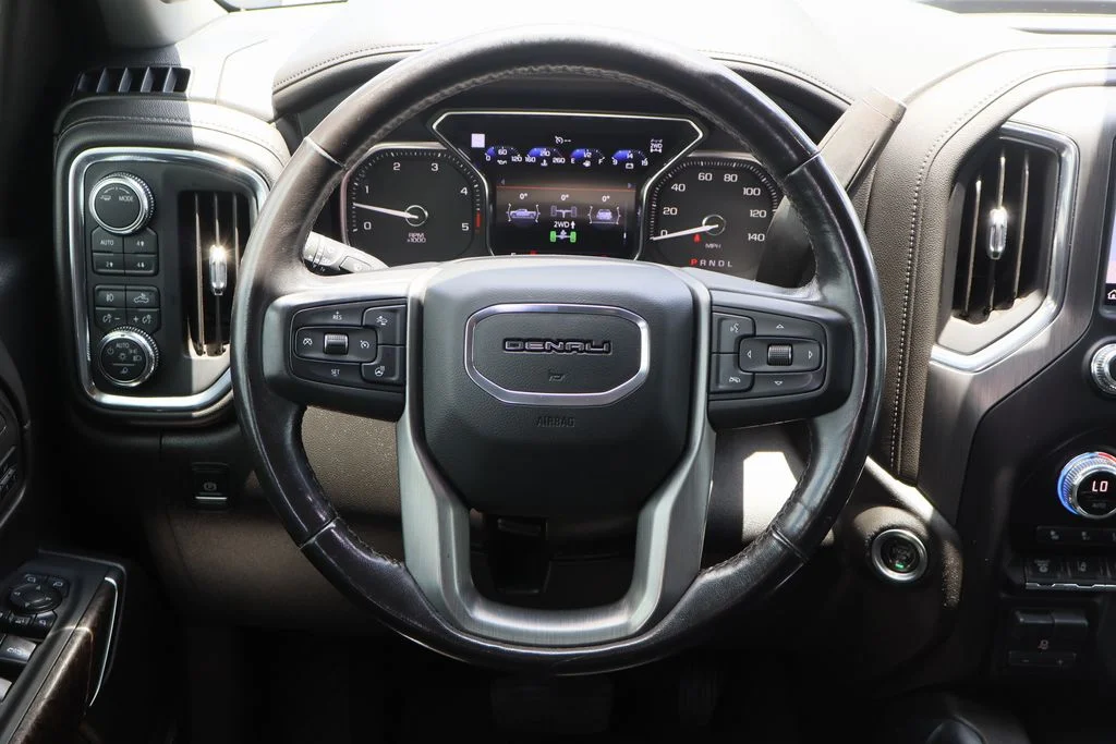 Used 2022 White GMC Denali image 14