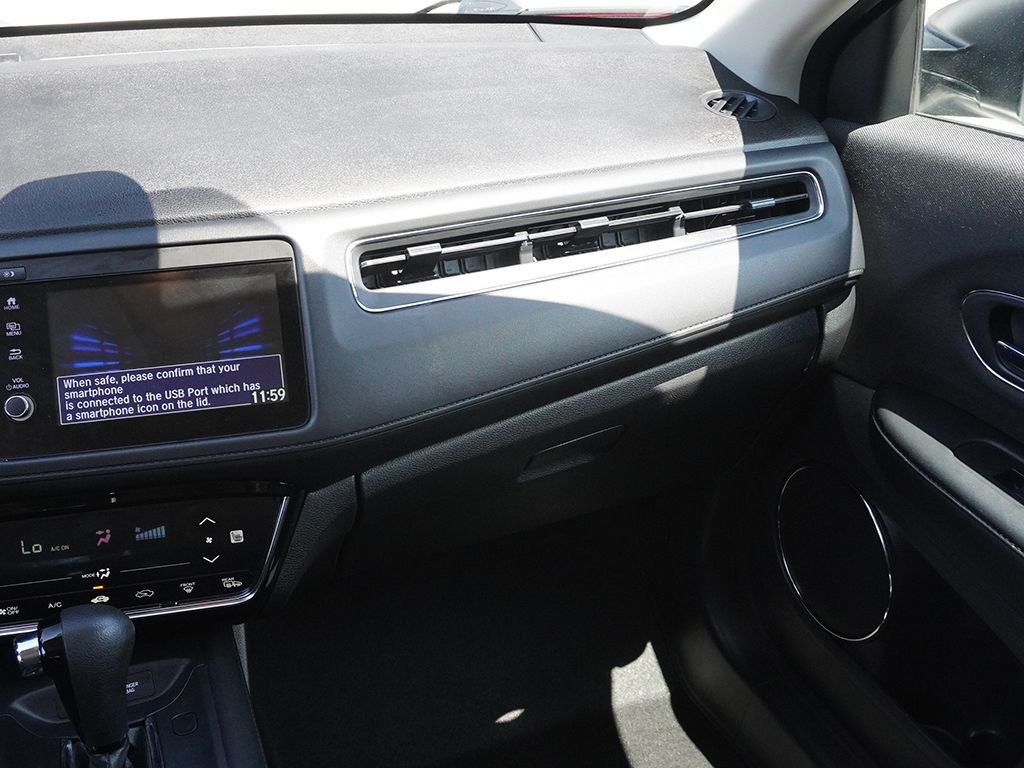 Used 2021 White Honda EX image 33