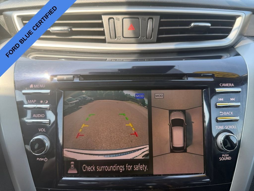 Used 2019 White Nissan Platinum image 22