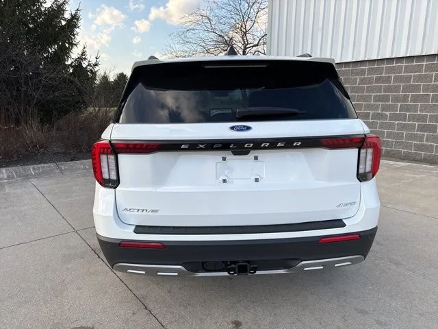 New 2026 Star White Metallic Tri-Coat Ford Active image 42