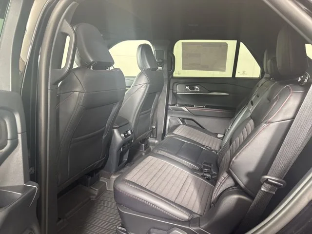 New 2026 Agate Black Metallic Ford ST-Line image 12