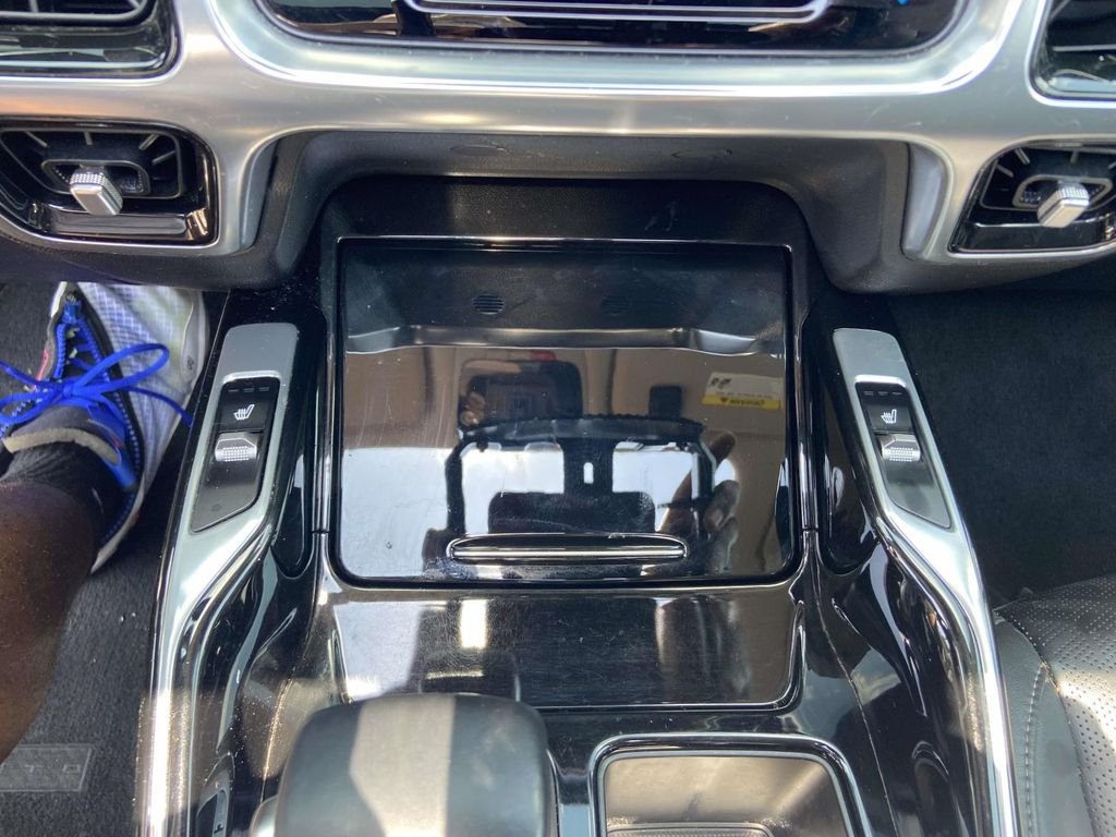 Used 2022 White Kia SX image 27