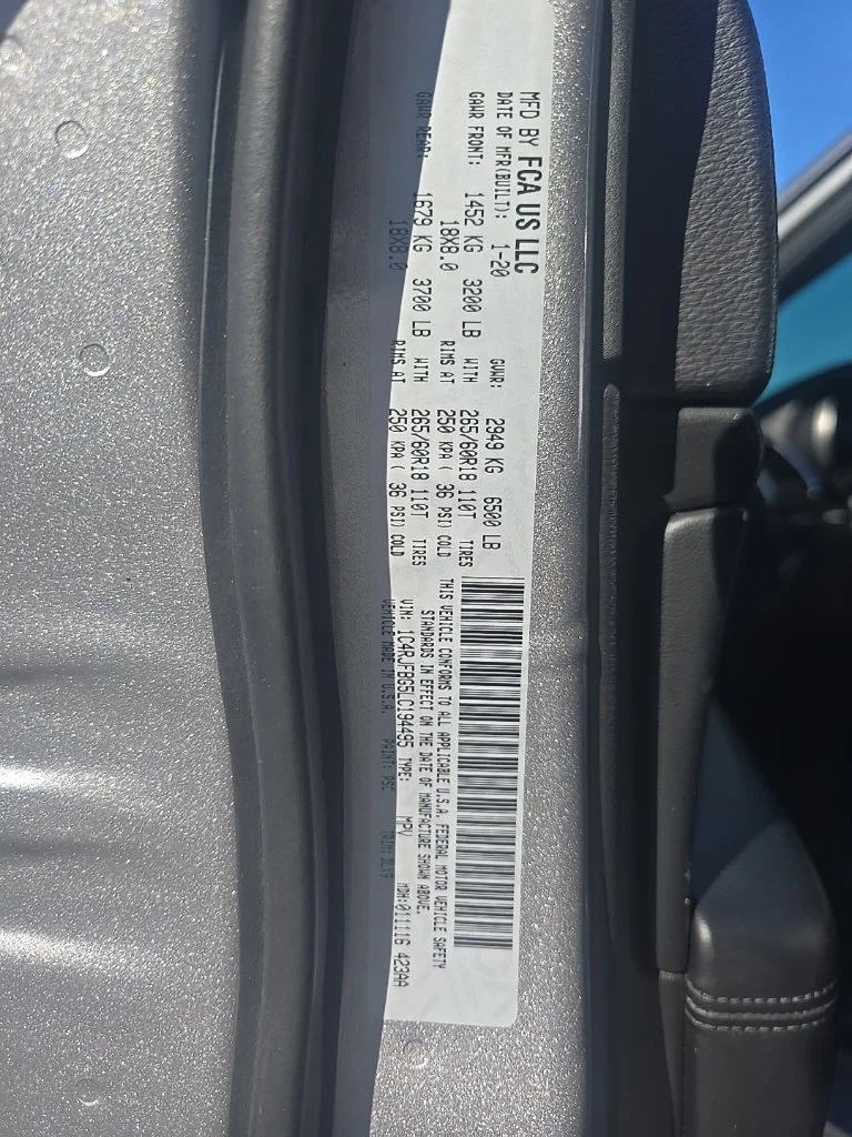 Used 2020 Silver Jeep Limited image 13