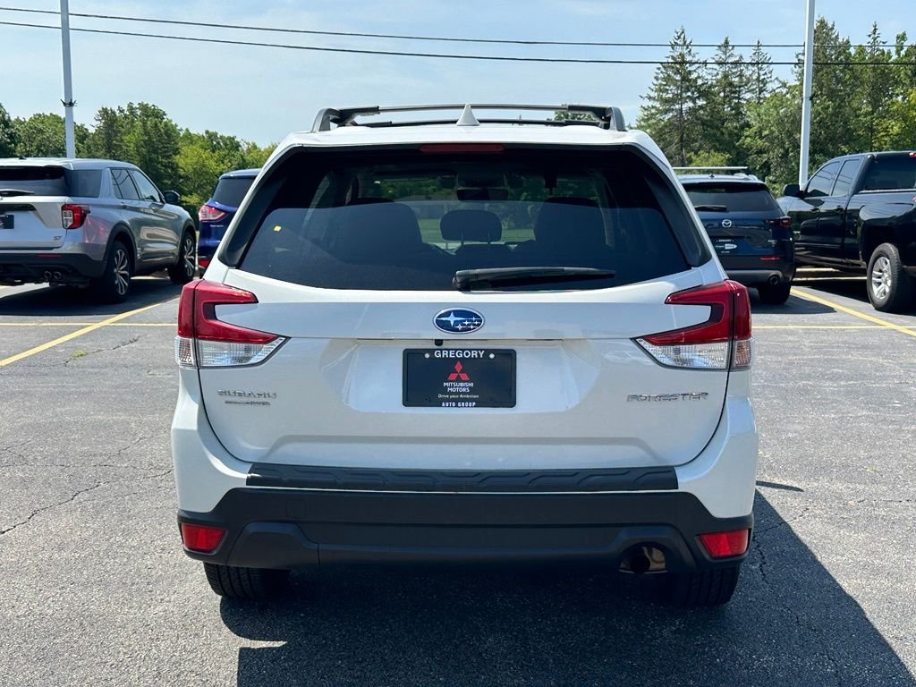 Used 2020 White Subaru Premium image 6