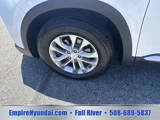 Used 2020 Gray Hyundai SE image 10