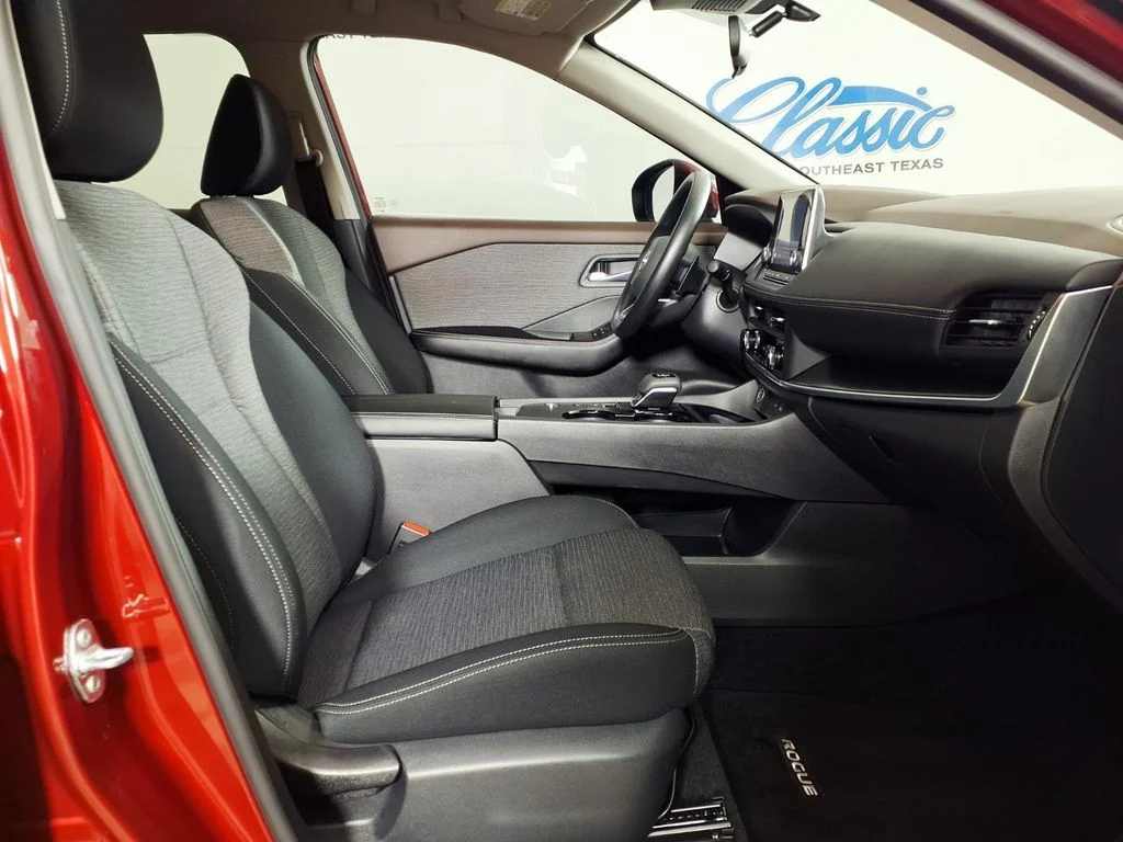 Used 2023 Red Nissan SV image 12
