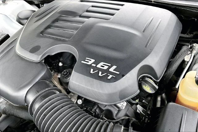Used 2023 White Dodge SXT image 30