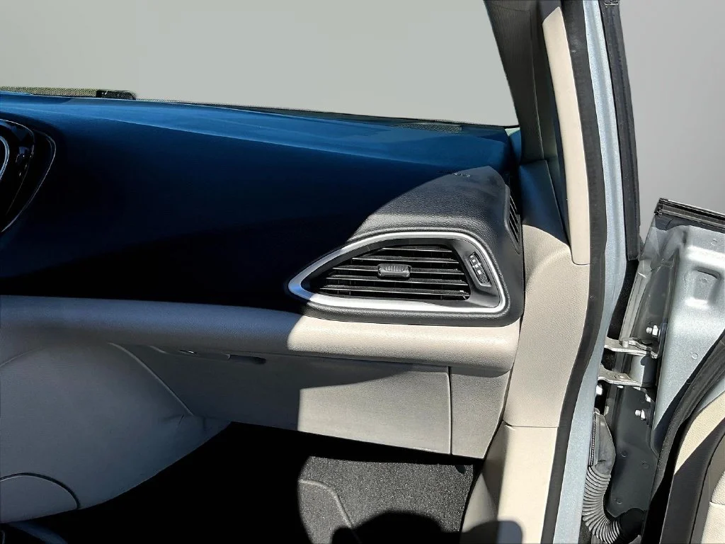 Used 2024 Silver Chrysler Touring L image 28