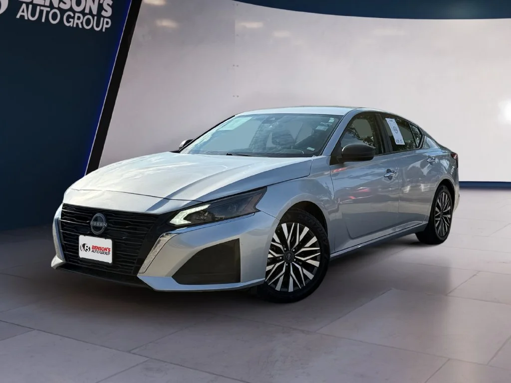 Used 2024 Silver Nissan 2.5 SV image 1