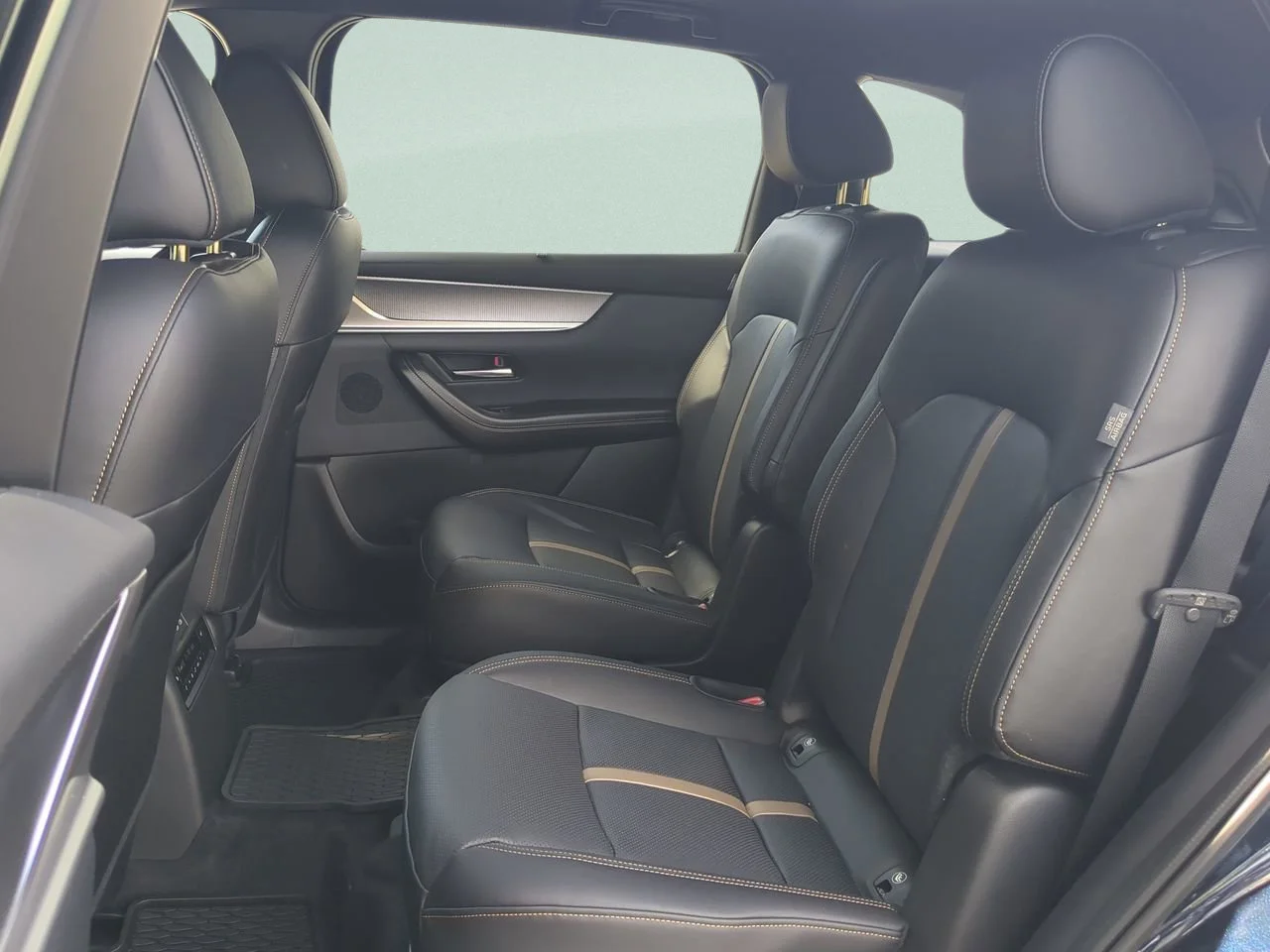 Used 2025 Deep Crystal Blue Mica Mazda Premium Plus Package image 8