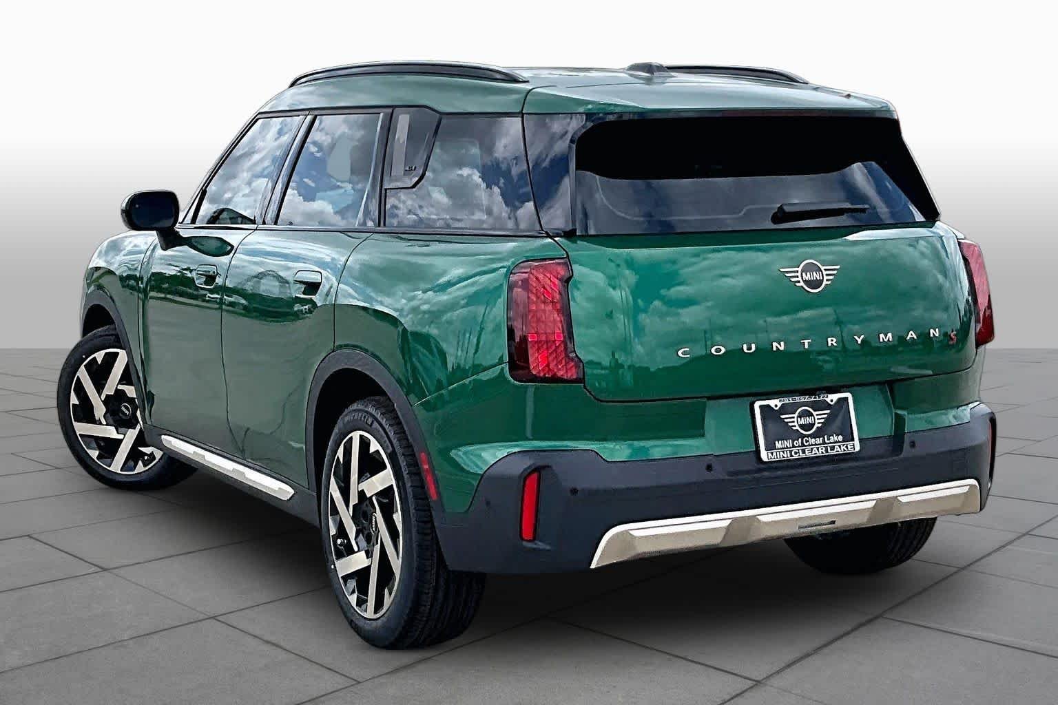 New 2026 British Racing Green IV Metallic MINI Signature Plus image 12