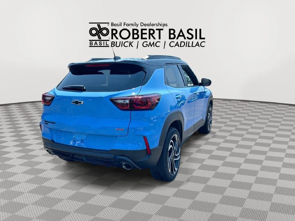 Used 2024 Fountain Blue Chevrolet RS image 8