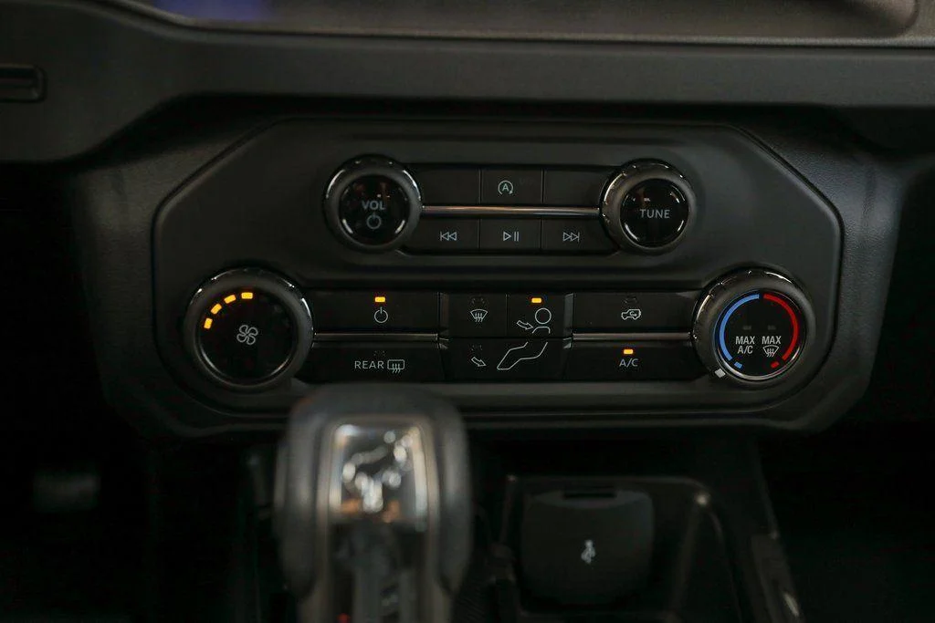 2025 Ford Bronco 4-Door Base - Photo 41