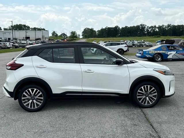 Used 2023 White Nissan SR image 8