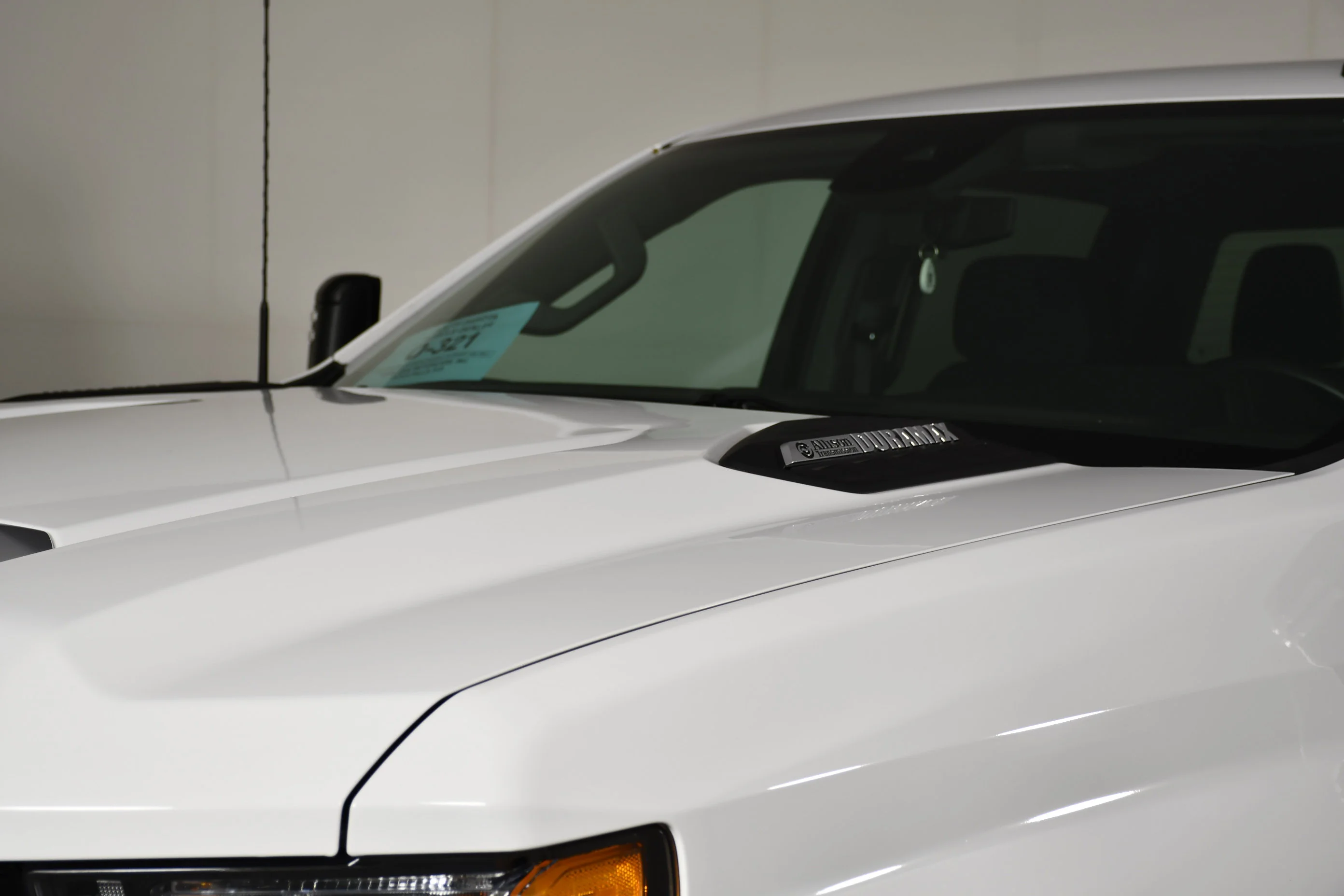 Used 2025 Summit White Chevrolet LT image 12