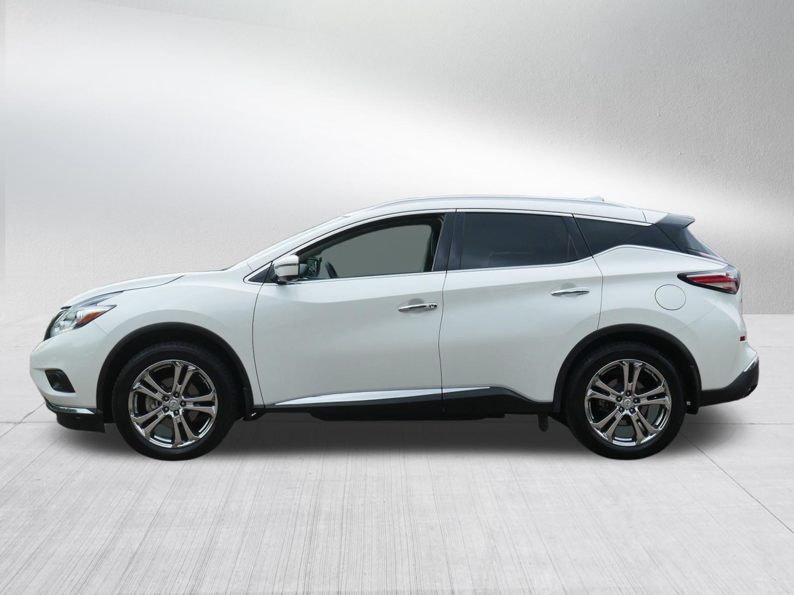 Certified Used 2017 Pearl White Nissan Platinum image 4