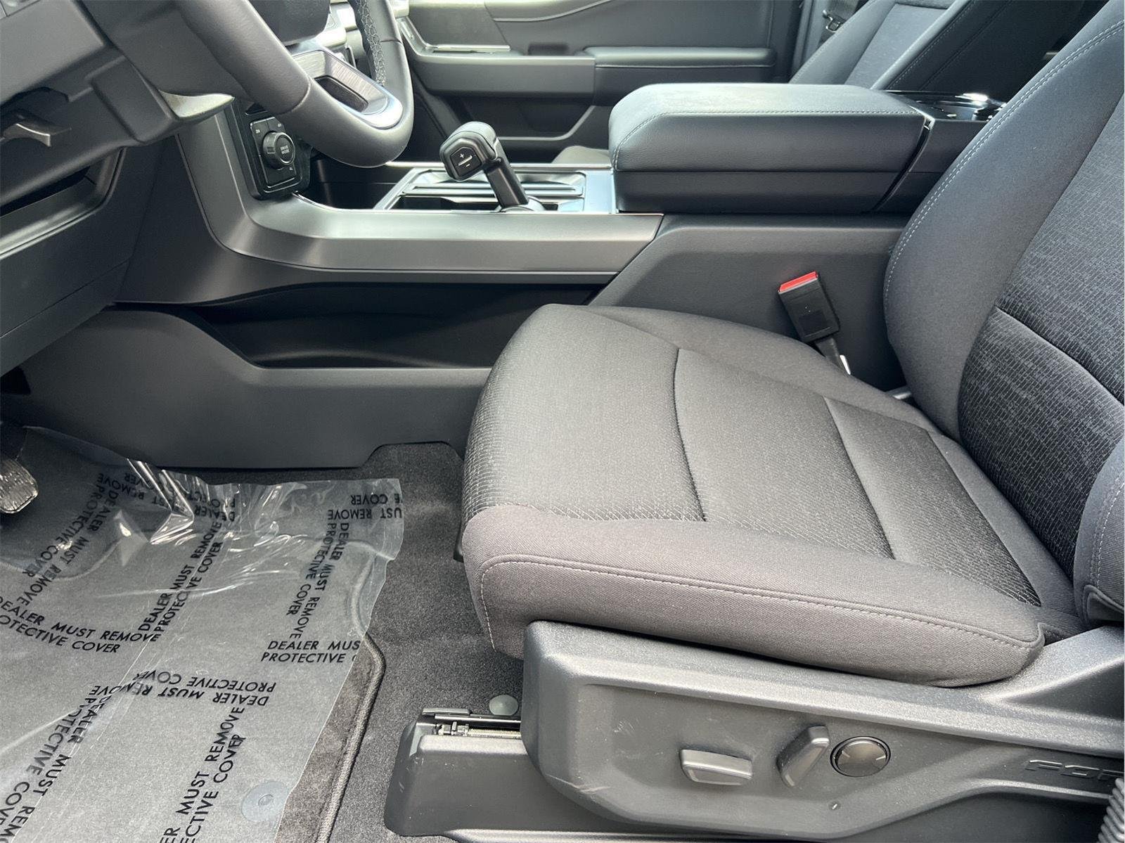 New 2026 Agate Black Metallic Ford XLT image 45