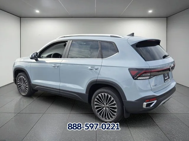 New 2027 Monument Gray9 Volkswagen SE image 3