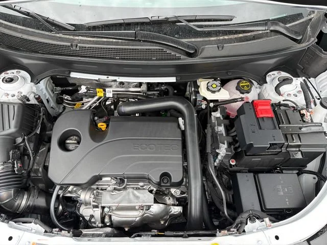 New 2027 Summit White Chevrolet LT image 25