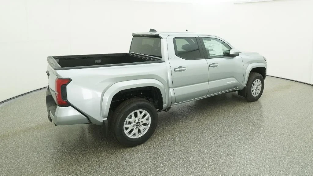 2026 Toyota Tacoma SR5 - Photo 17