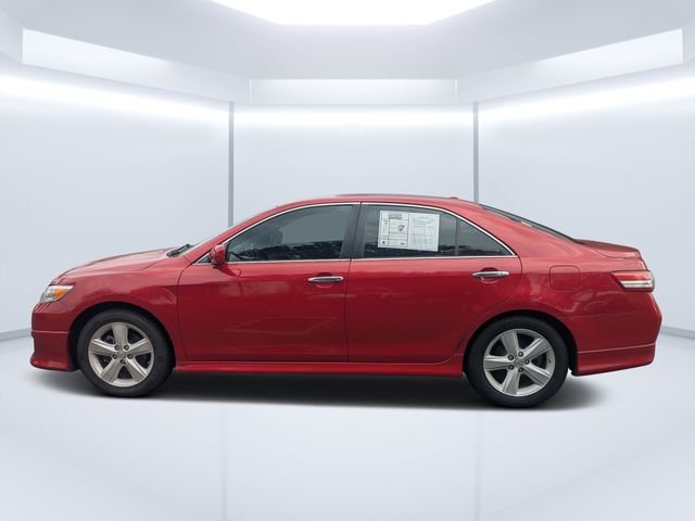 Used 2010  Toyota LE image 6