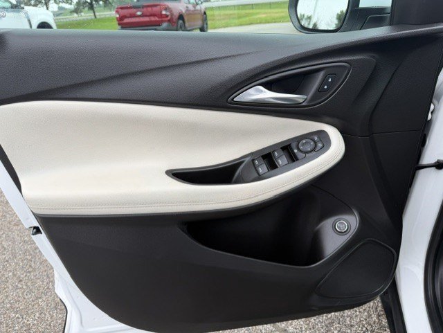 Used 2022 Summit White Buick Select image 10