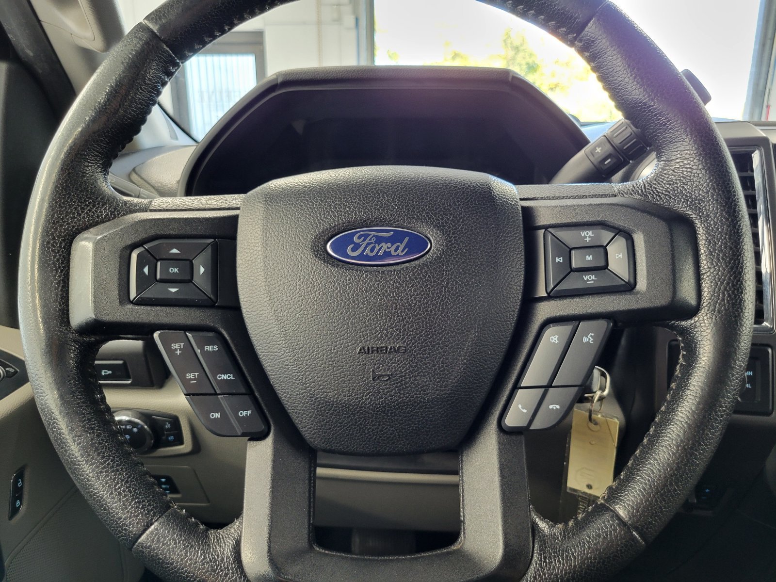 Used 2015 Silver Ford XLT image 12