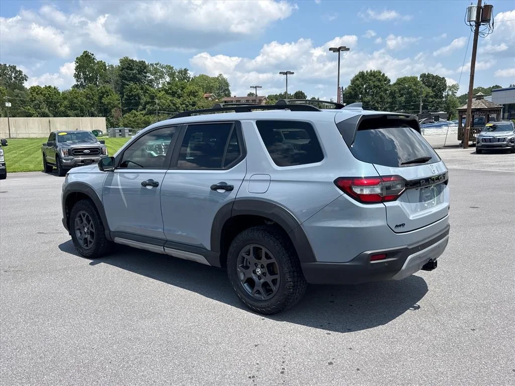 Used 2023 Blue Honda TrailSport image 3