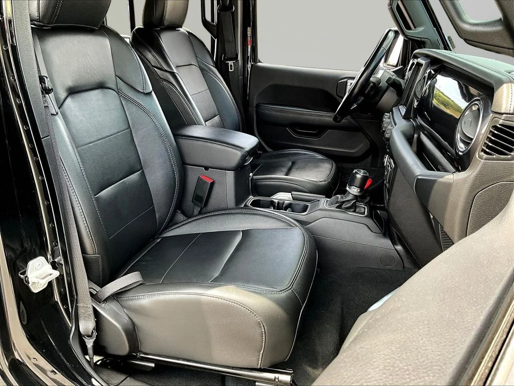 Used 2022 Black Jeep Unlimited Sahara Altitude image 28
